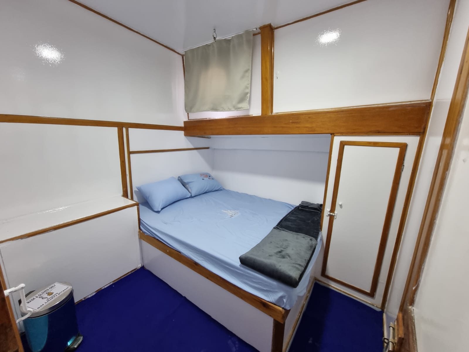 Twin cabin aboard SY Mermaid